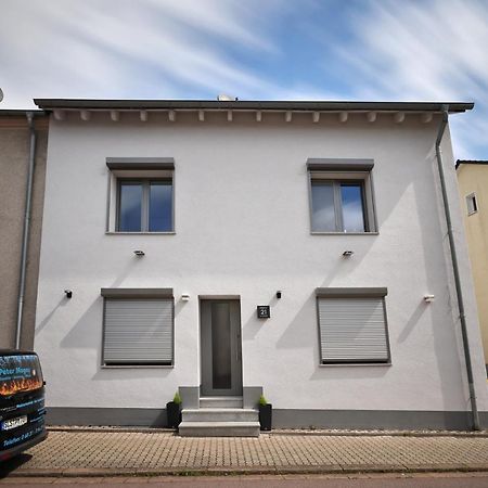Modern Und Neu, Top Ausstattung Mit Kaffeevollautomat, 2X Netflix-Tv, Lueftungsanlage, Geschirrspueler Wallerfangen Extérieur photo