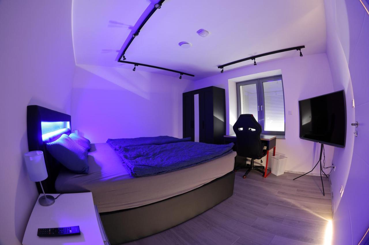 Modern Und Neu, Top Ausstattung Mit Kaffeevollautomat, 2X Netflix-Tv, Lueftungsanlage, Geschirrspueler Wallerfangen Extérieur photo